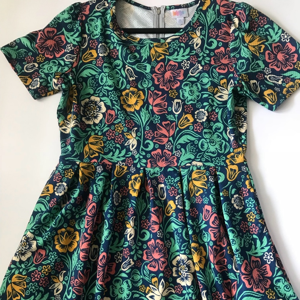 Euc LuLaRoe Amelia I’m Size Xl. Fits true to size